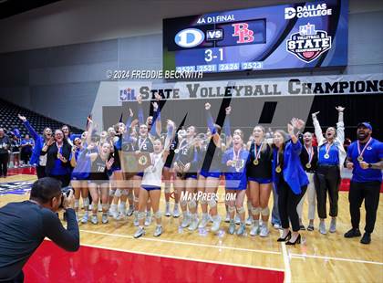 Thumbnail 3 in Bellville vs. Decatur (UIL 4A Volleyball Division I Final) photogallery.