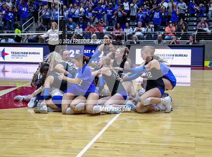 Thumbnail 3 in Bellville vs. Decatur (UIL 4A Volleyball Division I Final) photogallery.