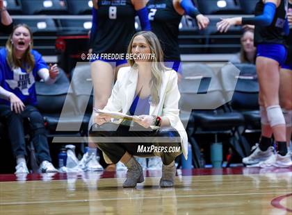Thumbnail 3 in Bellville vs. Decatur (UIL 4A Volleyball Division I Final) photogallery.