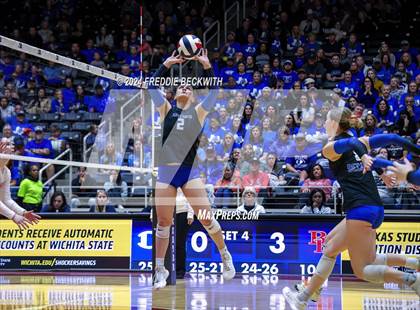 Thumbnail 3 in Bellville vs. Decatur (UIL 4A Volleyball Division I Final) photogallery.