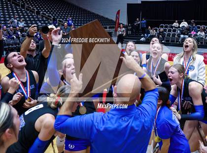 Thumbnail 2 in Bellville vs. Decatur (UIL 4A Volleyball Division I Final) photogallery.