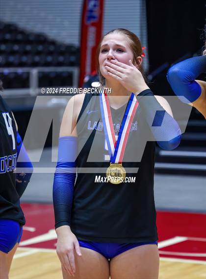Thumbnail 1 in Bellville vs. Decatur (UIL 4A Volleyball Division I Final) photogallery.