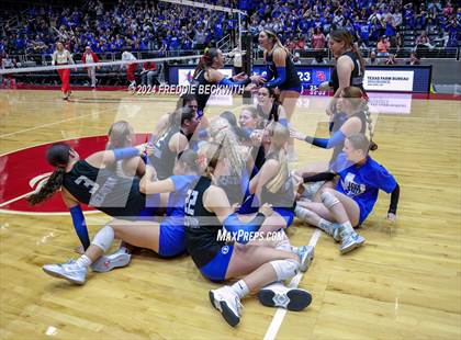 Thumbnail 2 in Bellville vs. Decatur (UIL 4A Volleyball Division I Final) photogallery.