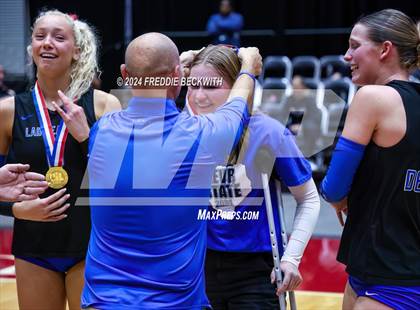 Thumbnail 2 in Bellville vs. Decatur (UIL 4A Volleyball Division I Final) photogallery.