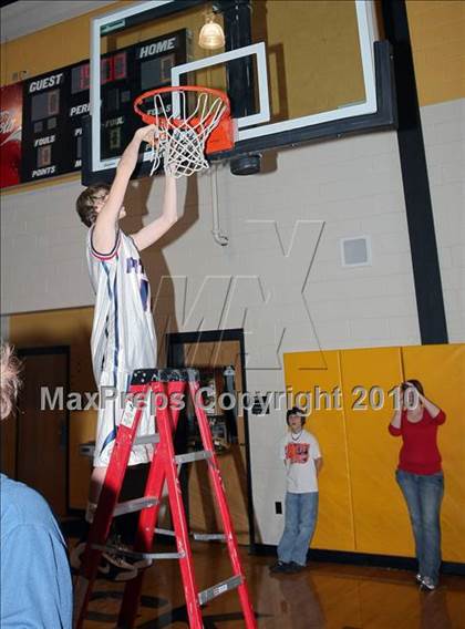Thumbnail 3 in Sullivan East vs Unicoi County (Region 1 AA Finals) photogallery.