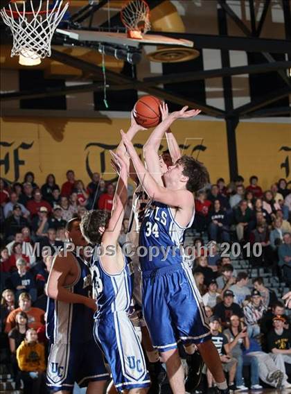 Thumbnail 1 in Sullivan East vs Unicoi County (Region 1 AA Finals) photogallery.