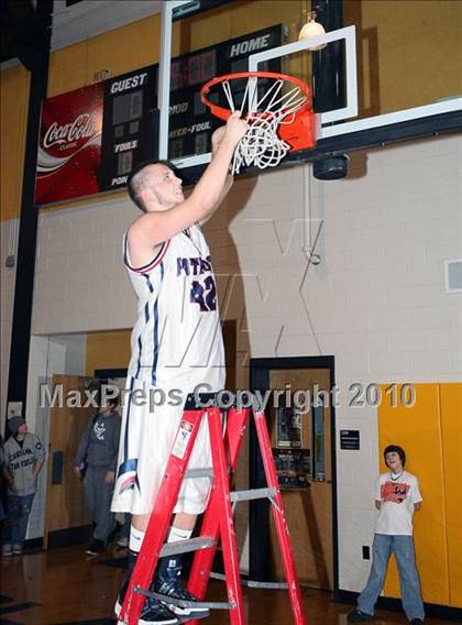 Thumbnail 2 in Sullivan East vs Unicoi County (Region 1 AA Finals) photogallery.