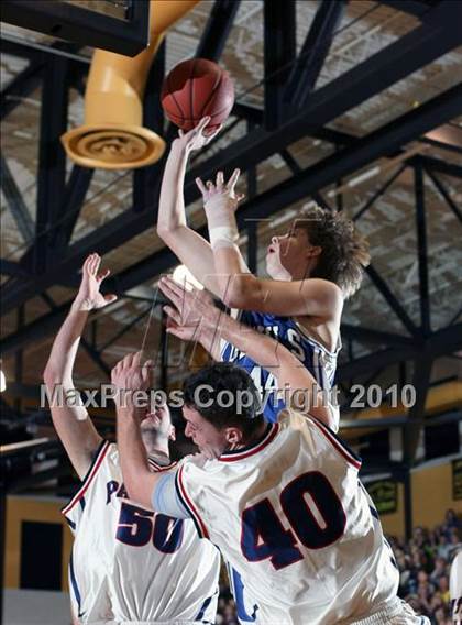 Thumbnail 2 in Sullivan East vs Unicoi County (Region 1 AA Finals) photogallery.