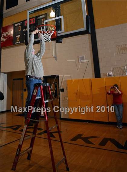 Thumbnail 2 in Sullivan East vs Unicoi County (Region 1 AA Finals) photogallery.