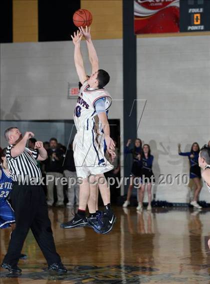 Thumbnail 1 in Sullivan East vs Unicoi County (Region 1 AA Finals) photogallery.