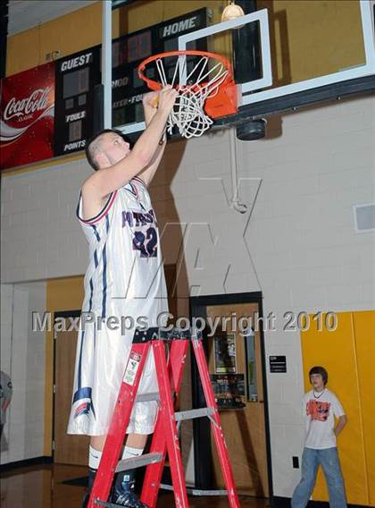Thumbnail 1 in Sullivan East vs Unicoi County (Region 1 AA Finals) photogallery.