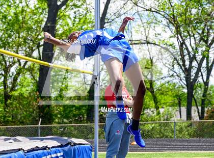 Thumbnail 3 in 5A East Conference Track Meet @ Mountain Home photogallery.