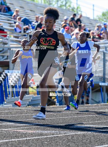 Thumbnail 2 in 5A East Conference Track Meet @ Mountain Home photogallery.