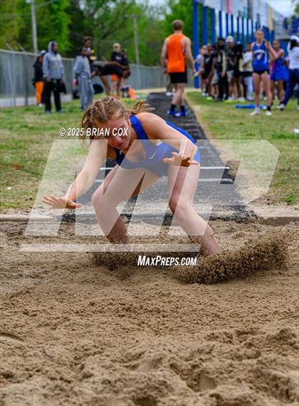 Thumbnail 3 in 5A East Conference Track Meet @ Mountain Home photogallery.