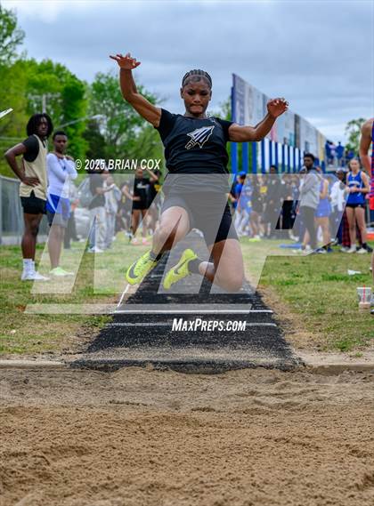 Thumbnail 2 in 5A East Conference Track Meet @ Mountain Home photogallery.