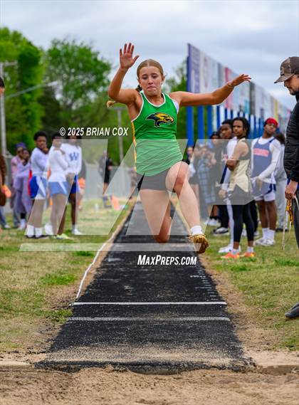 Thumbnail 1 in 5A East Conference Track Meet @ Mountain Home photogallery.