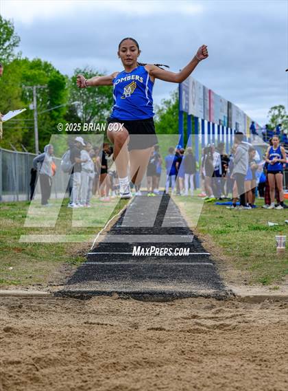 Thumbnail 2 in 5A East Conference Track Meet @ Mountain Home photogallery.