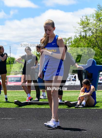 Thumbnail 3 in 5A East Conference Track Meet @ Mountain Home photogallery.