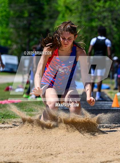 Thumbnail 3 in 5A East Conference Track Meet @ Mountain Home photogallery.