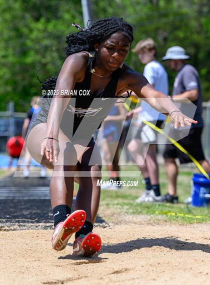 Thumbnail 2 in 5A East Conference Track Meet @ Mountain Home photogallery.