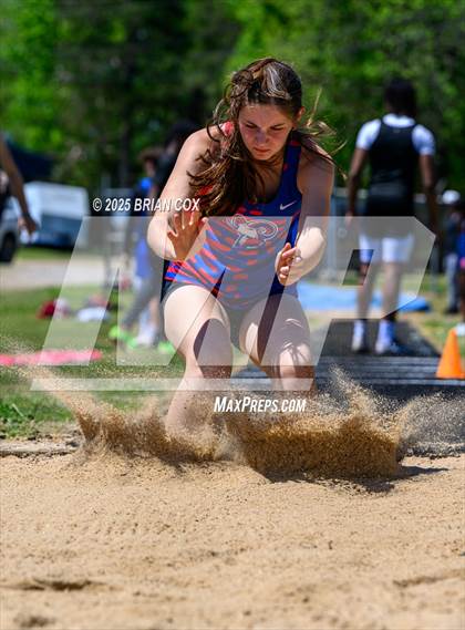 Thumbnail 1 in 5A East Conference Track Meet @ Mountain Home photogallery.