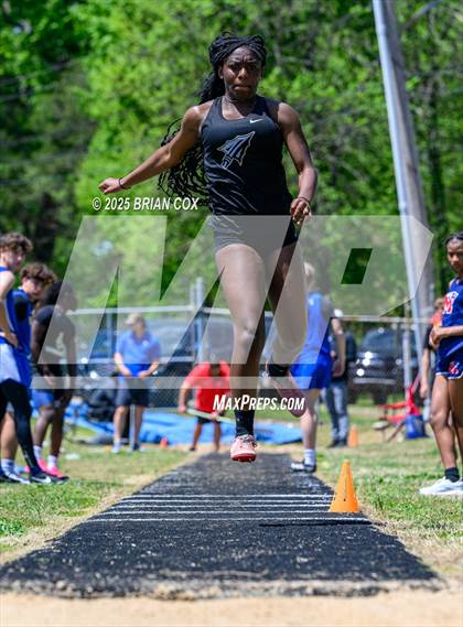Thumbnail 3 in 5A East Conference Track Meet @ Mountain Home photogallery.