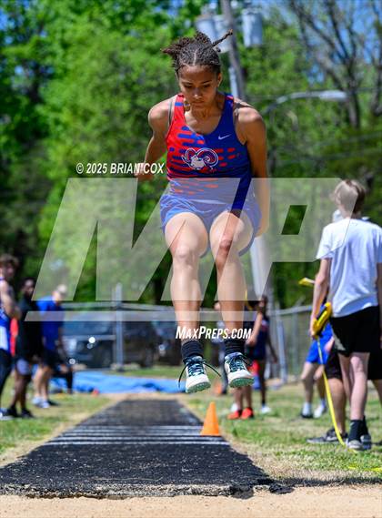 Thumbnail 2 in 5A East Conference Track Meet @ Mountain Home photogallery.