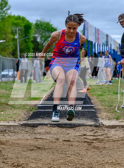Thumbnail 2 in 5A East Conference Track Meet @ Mountain Home photogallery.