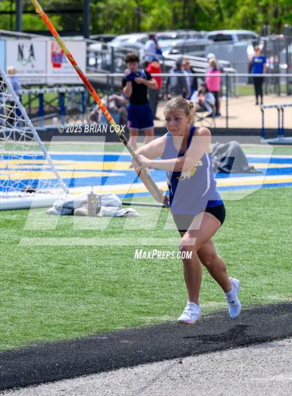 Thumbnail 1 in 5A East Conference Track Meet @ Mountain Home photogallery.
