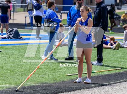 Thumbnail 3 in 5A East Conference Track Meet @ Mountain Home photogallery.