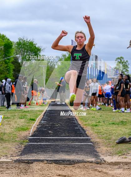 Thumbnail 3 in 5A East Conference Track Meet @ Mountain Home photogallery.