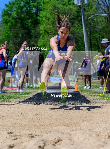 Thumbnail 2 in 5A East Conference Track Meet @ Mountain Home photogallery.