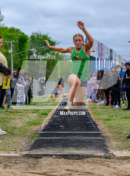 Thumbnail 3 in 5A East Conference Track Meet @ Mountain Home photogallery.