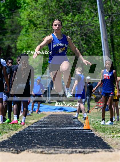 Thumbnail 2 in 5A East Conference Track Meet @ Mountain Home photogallery.