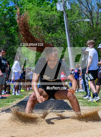 Thumbnail 2 in 5A East Conference Track Meet @ Mountain Home photogallery.