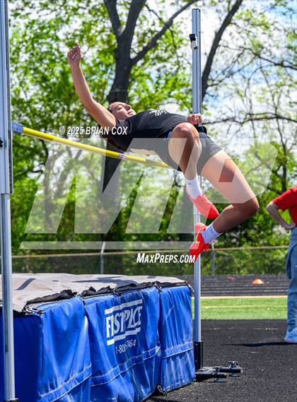 Thumbnail 2 in 5A East Conference Track Meet @ Mountain Home photogallery.