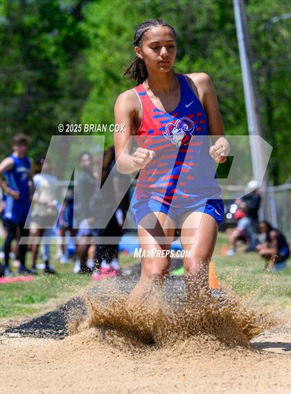Thumbnail 2 in 5A East Conference Track Meet @ Mountain Home photogallery.