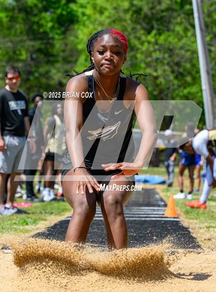 Thumbnail 3 in 5A East Conference Track Meet @ Mountain Home photogallery.