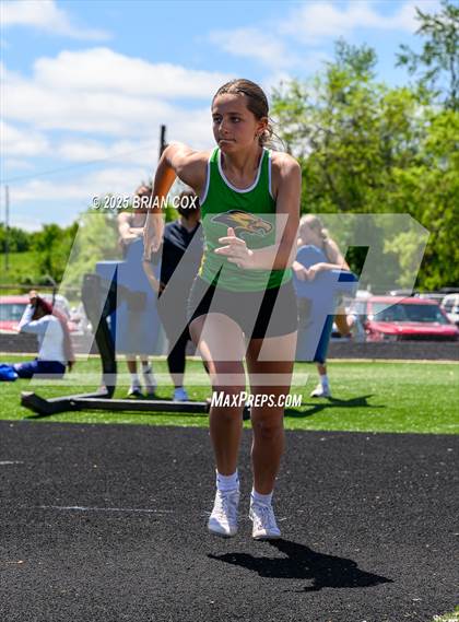 Thumbnail 2 in 5A East Conference Track Meet @ Mountain Home photogallery.