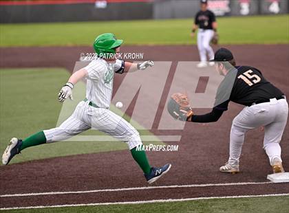 Thumbnail 1 in Lake Stevens @ Woodinville (District 1/2 4A Baseball) photogallery.