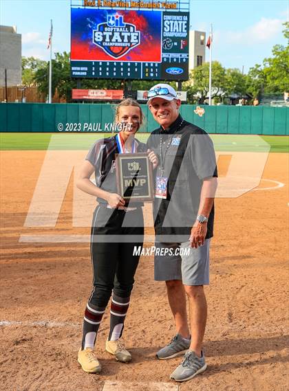Thumbnail 3 in Pearland vs. Guyer (UIL 6A Softball Final) photogallery.