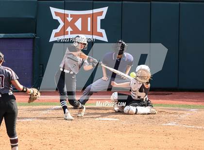 Thumbnail 1 in Pearland vs. Guyer (UIL 6A Softball Final) photogallery.