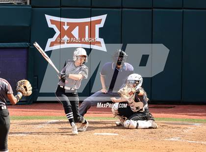 Thumbnail 1 in Pearland vs. Guyer (UIL 6A Softball Final) photogallery.