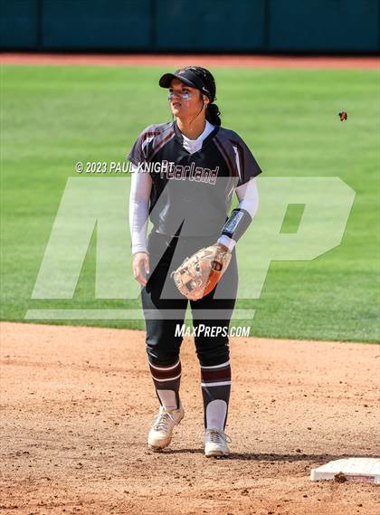 Thumbnail 2 in Pearland vs. Guyer (UIL 6A Softball Final) photogallery.