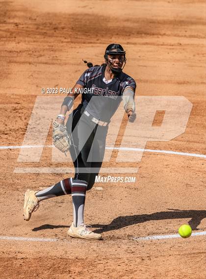 Thumbnail 3 in Pearland vs. Guyer (UIL 6A Softball Final) photogallery.