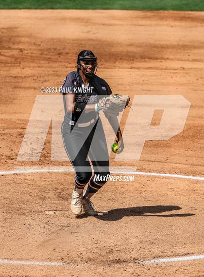 Thumbnail 2 in Pearland vs. Guyer (UIL 6A Softball Final) photogallery.