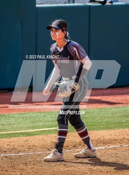 Thumbnail 2 in Pearland vs. Guyer (UIL 6A Softball Final) photogallery.