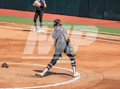 Thumbnail 3 in Pearland vs. Guyer (UIL 6A Softball Final) photogallery.
