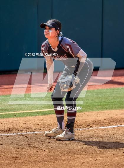 Thumbnail 1 in Pearland vs. Guyer (UIL 6A Softball Final) photogallery.