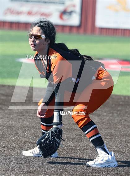 Thumbnail 3 in Grand Saline vs Chisum photogallery.